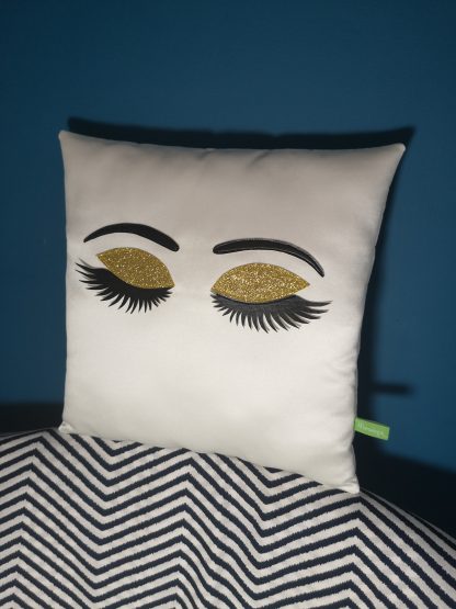 Eyelash Cushion - Image 3